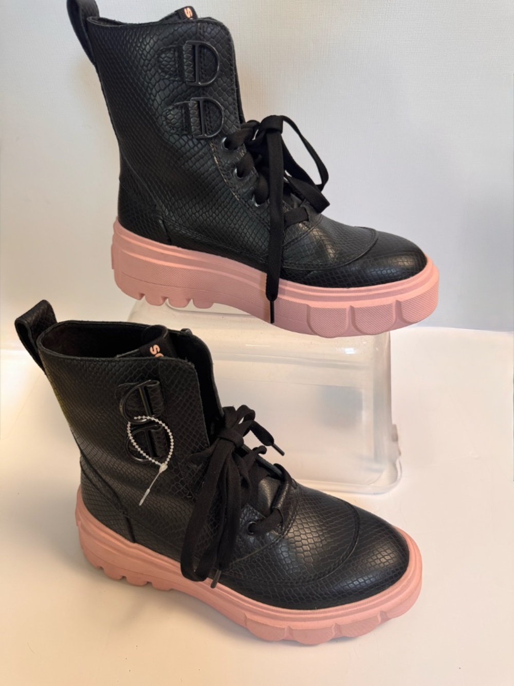 SOREL Caribou X Combat Boots Black Vintage Pink Snake Embossed 8.5